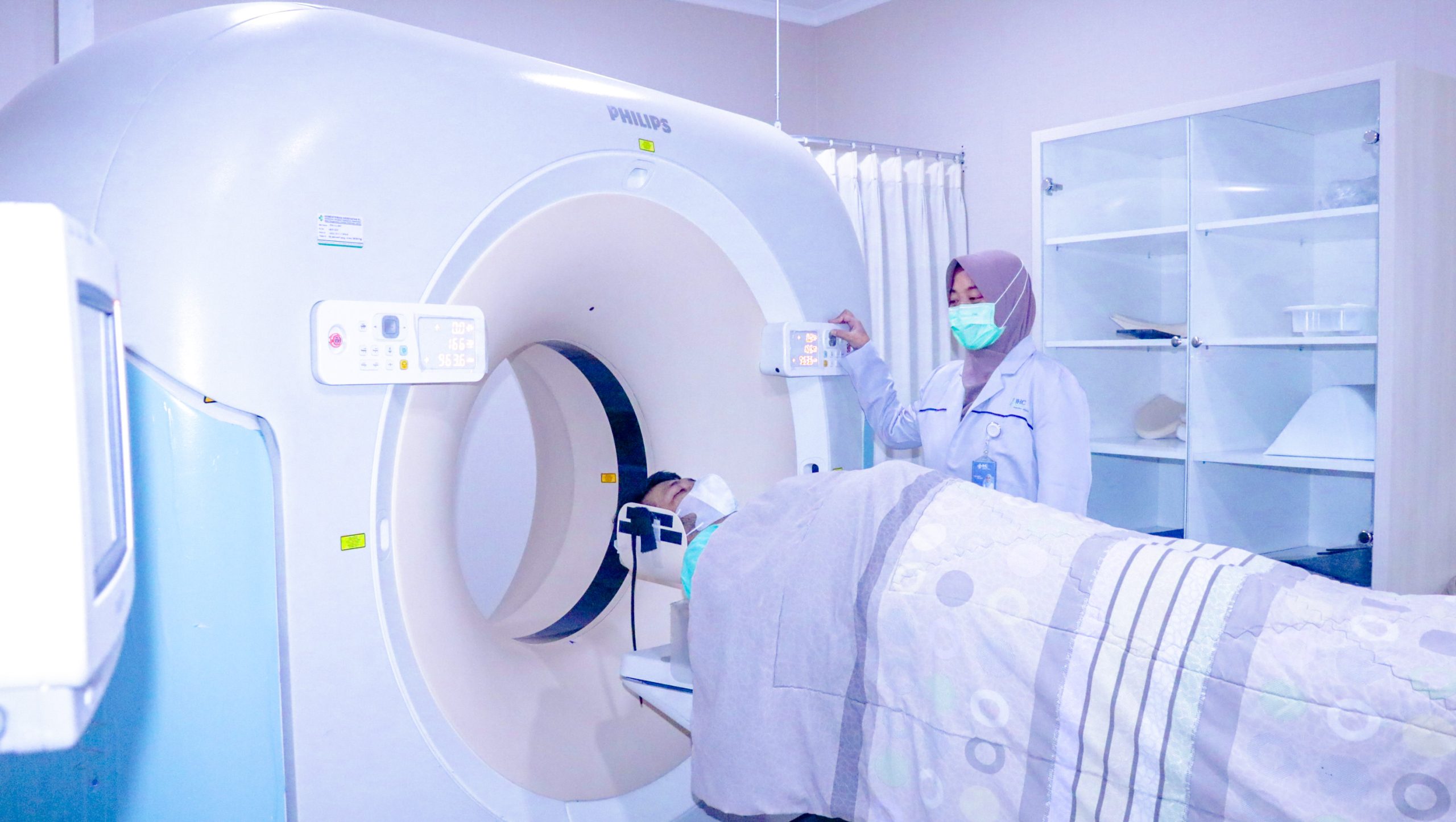 CT-Scan-Viewing-Technology 